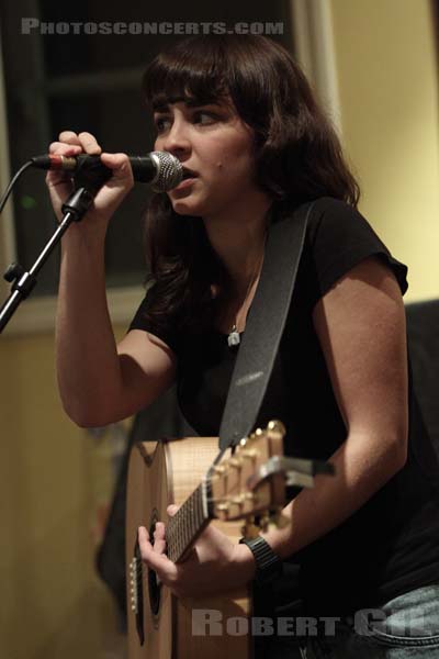 MILIANA - 2009-11-17 - PARIS - La Maroquinerie (Cafe) - 